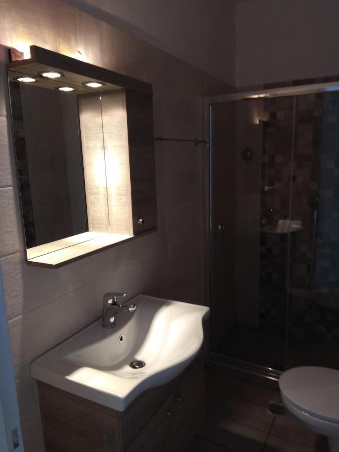 Aqua Apartments Loutrá Oraías Elénis Eksteriør bilde
