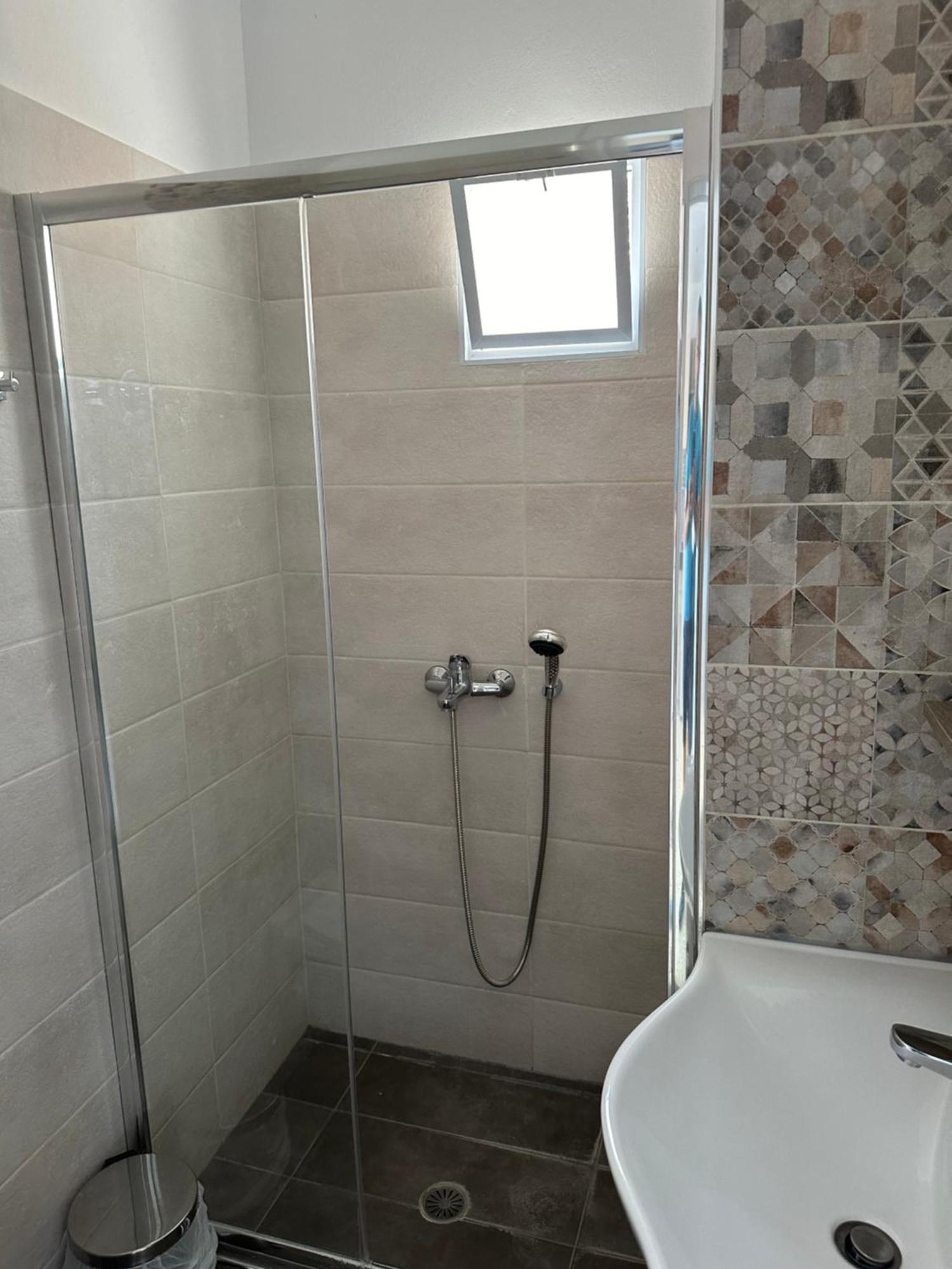 Aqua Apartments Loutrá Oraías Elénis Eksteriør bilde